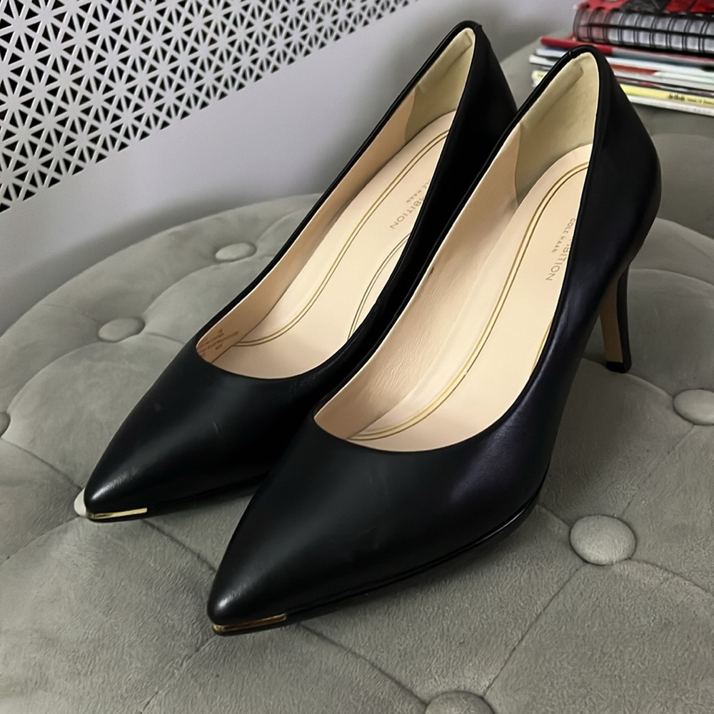 Cole Haan Grand Ambition Black Leather Pump 
Size 7